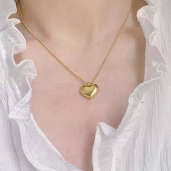 18k Gold Plated Lovely 3D Heart Pendant Necklace with 18" - 20" Snake Chain - Picture 3 of 7